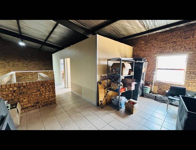 360M² WAREHOUSE TO LET IN CHAMDOR